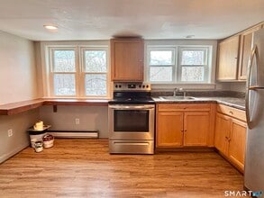 122 Main St in Deep River, CT - Building Photo - Building Photo