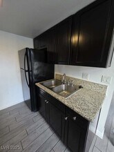 2626 Lynnwood St in Las Vegas, NV - Building Photo - Building Photo