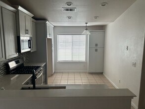 4212 E Howard Ct in Visalia, CA - Building Photo - Building Photo