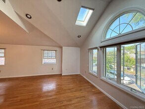 45-40 192nd St in Queens, NY - Building Photo - Building Photo