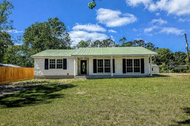 7142 State Hwy 75 S in Huntsville, TX - Building Photo - Building Photo