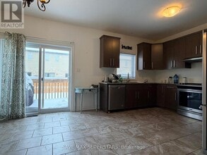 195 Collins St in Collingwood, ON - Building Photo - Building Photo