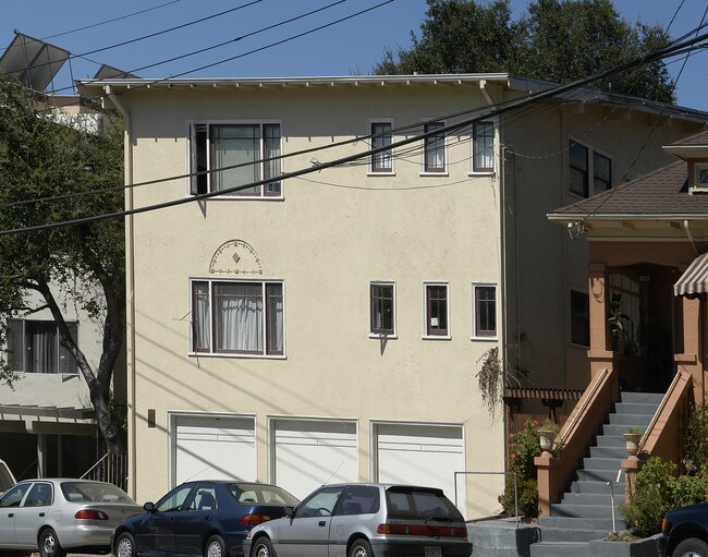 3015 Harrison St in Oakland, CA - Foto de edificio - Building Photo