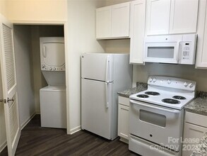 17905 Delmas Dr in Cornelius, NC - Building Photo - Building Photo