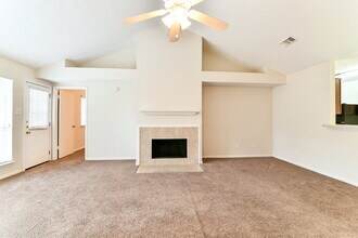 17606 Glenwolf Dr in Houston, TX - Building Photo - Building Photo