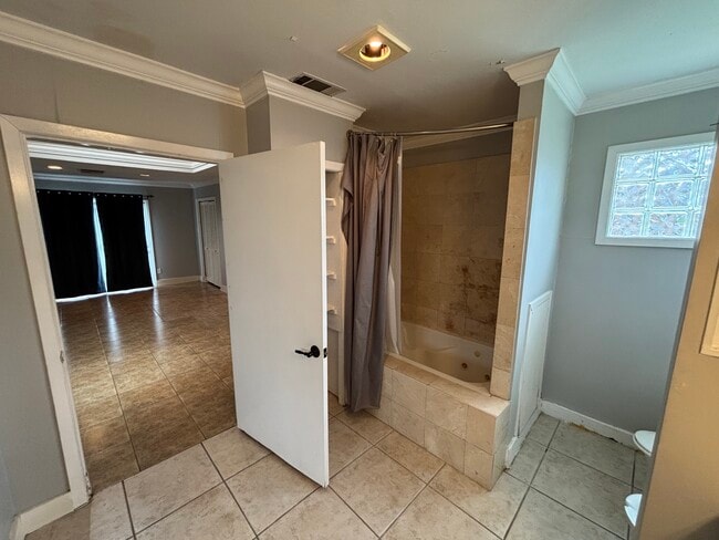 3115 Westerland Dr in Houston, TX - Building Photo - Building Photo