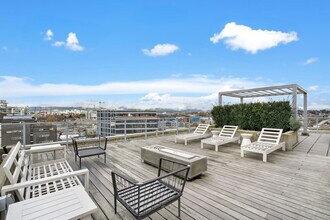 180 E 2nd Ave in Vancouver, BC - Building Photo - Building Photo