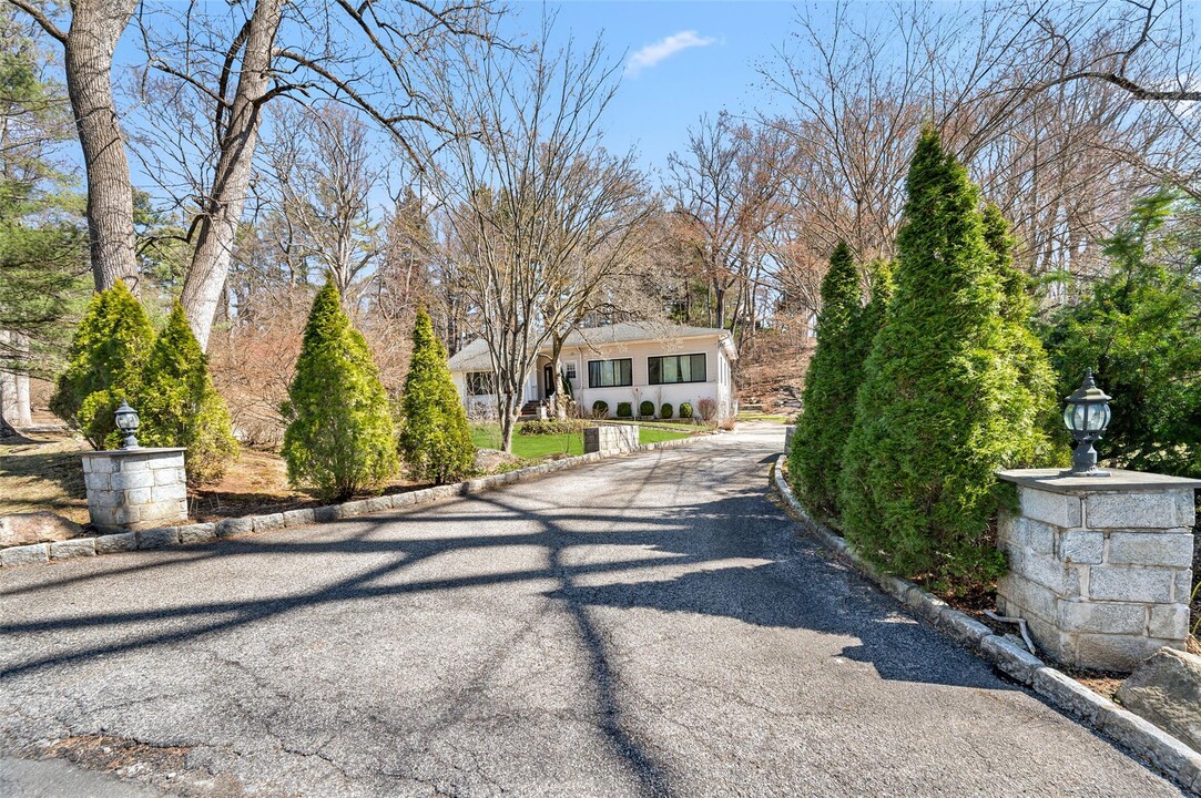 26 Glen Park Rd in Harrison, NY - Building Photo