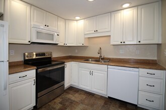 100 Grouse Ct in Venetia, PA - Foto de edificio - Building Photo