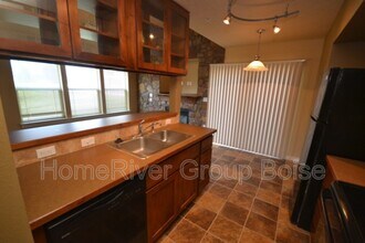 9237 W Brogan Dr in Boise, ID - Building Photo - Building Photo