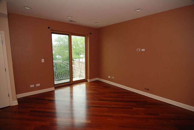 1529 W Hollywood Ave in Chicago, IL - Building Photo - Building Photo
