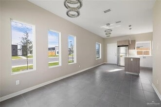 3309 Frio Ave, Unit 3 in McAllen, TX - Building Photo - Building Photo