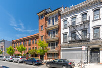 209 Meserole St in Brooklyn, NY - Building Photo - Building Photo