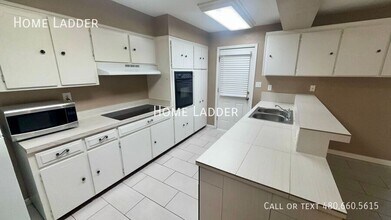 1128 E Broadmor Dr in Tempe, AZ - Building Photo - Building Photo