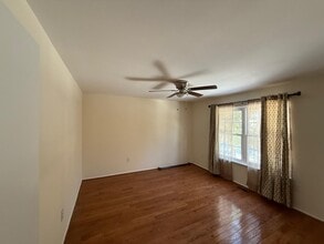 29 Lafayette Ct in North Brunswick, NJ - Foto de edificio - Building Photo