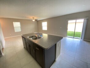 4404 Eternal Prince Dr in Sun City Center, FL - Building Photo - Building Photo