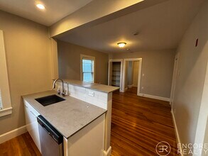 222 Banks St in Cambridge, MA - Foto de edificio - Building Photo