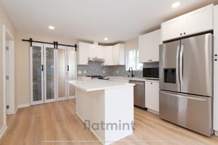 6850 S 133rd St in Seattle, WA - Building Photo