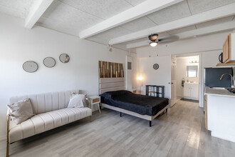 La Provence Studios - New Studio apartment... in Lake Wales, FL - Building Photo - Interior Photo