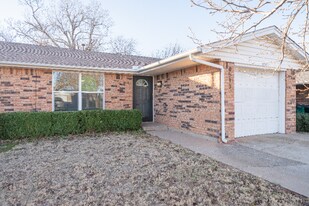 8513 Wakefield Dr in Oklahoma City, OK - Building Photo