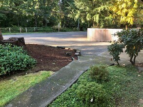 16510 212th Ave NE in Woodinville, WA - Building Photo - Building Photo