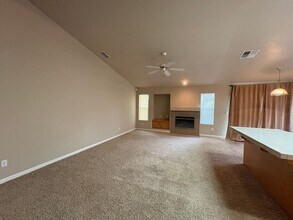 148 Mike Gartrell Cir in Sacramento, CA - Building Photo - Building Photo