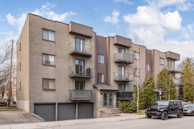 11730-11740 Saint-Évariste Rue
