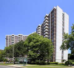 Wynford Park Condominiums in Toronto, ON - Building Photo - Building Photo