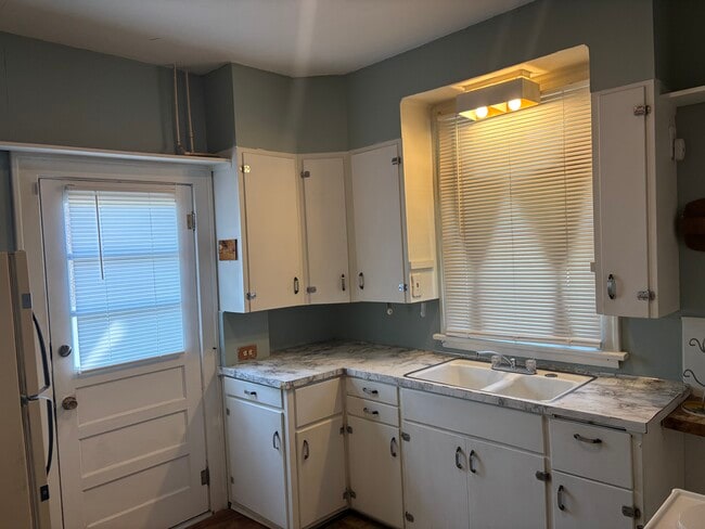 301 N Pacific St, Unit #2