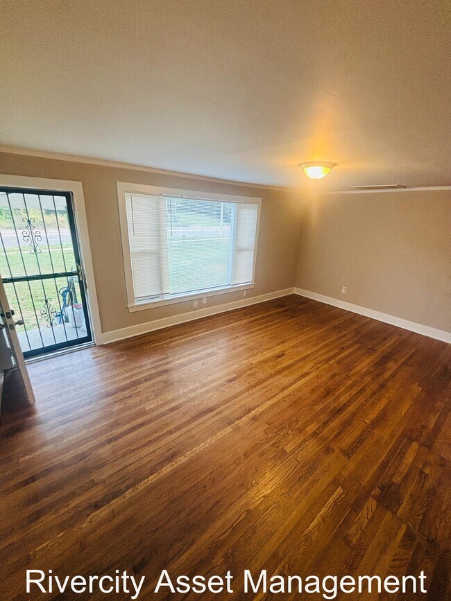2687 Overton Crossing St in Memphis, TN - Building Photo - Building Photo