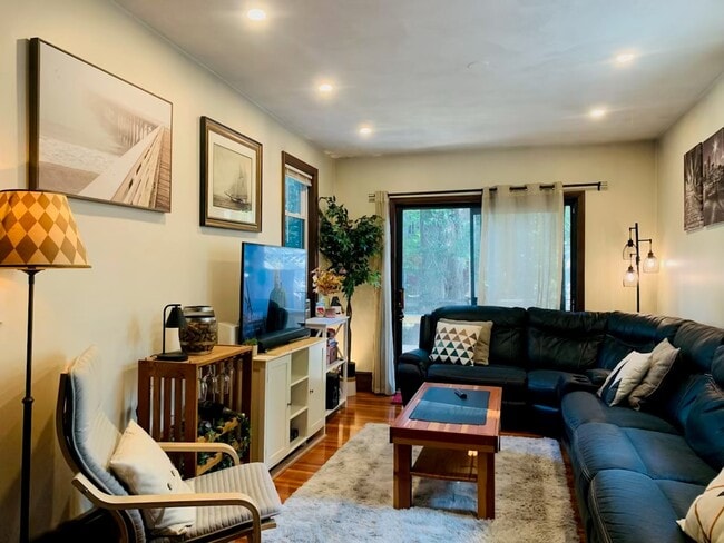 112 Marine Rd, Unit 1