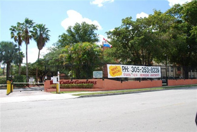 11040 SW 196th St-Unit -Residence 1-1-0 in Miami, FL - Building Photo - Building Photo