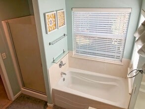 2604 Doral Way in Chico, CA - Building Photo - Building Photo