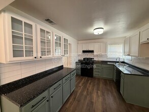 3612 33rd St in Lubbock, TX - Building Photo - Building Photo