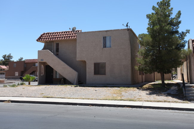 5205 Tamarus St in Las Vegas, NV - Foto de edificio - Building Photo