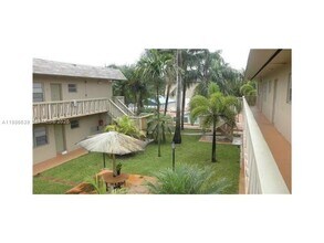 1370 NE 119th St in Miami, FL - Building Photo - Building Photo