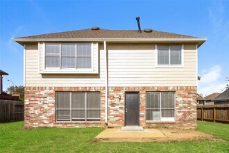 4110 President's Dr W in Houston, TX - Building Photo - Building Photo