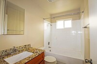 277 Athol Ave, Unit 1 in Oakland, CA - Building Photo - Building Photo