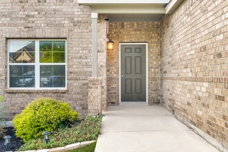 2427 Valencia Crst in San Antonio, TX - Building Photo - Building Photo