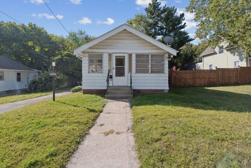1951 Loxley Rd in Toledo, OH - Building Photo