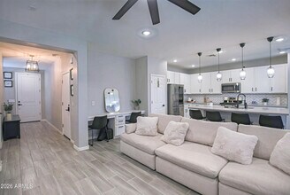 8820 W Lamar Rd in Glendale, AZ - Building Photo - Building Photo