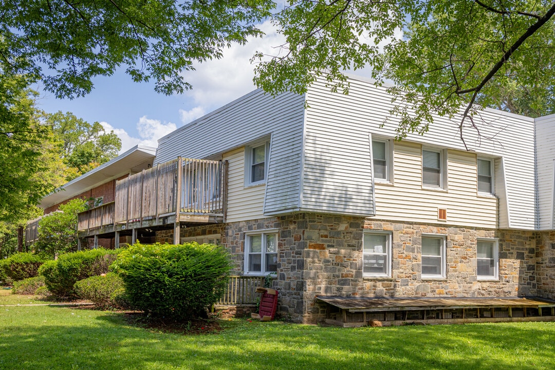 6107 Park Heights Ave in Baltimore, MD - Building Photo