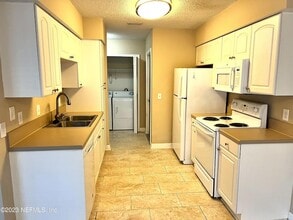 1800 Park Ave, Unit 346 in Orange Park, FL - Building Photo - Building Photo