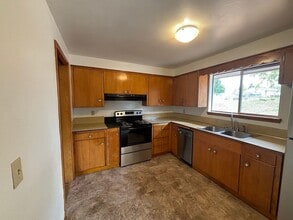 25020 18th St E in Edgewood, WA - Building Photo - Building Photo