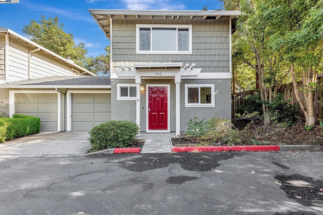 7516 Silvertree Ln in Dublin, CA - Building Photo