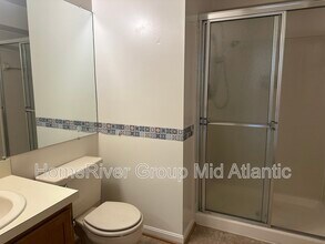 6921 Victoria Dr in Alexandria, VA - Building Photo - Building Photo