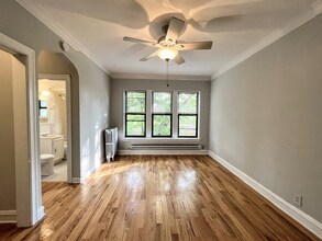 4610 N Paulina St, Unit 202 in Chicago, IL - Building Photo - Building Photo