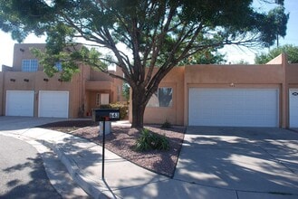 643 Reeves Pl SW in Los Lunas, NM - Building Photo - Building Photo