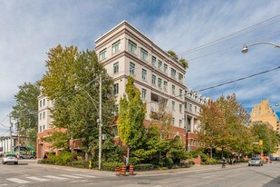 500 Richmond St W in Toronto, ON - Building Photo