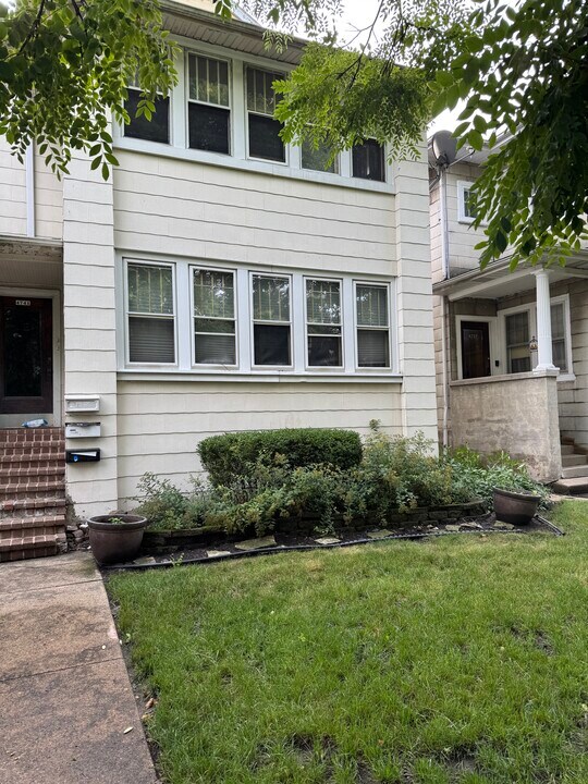 4741 N Kilbourn Ave, Unit 2nd Floor in Chicago, IL - Building Photo